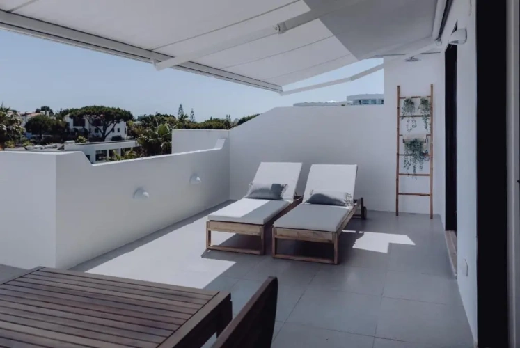 3 Bedrooms Apartment