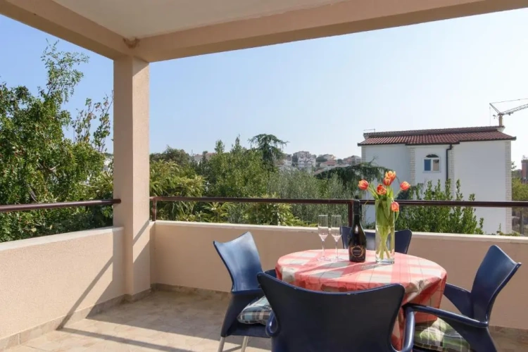 Apartment with pool view