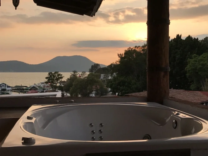 Premium Double Suite with lake view