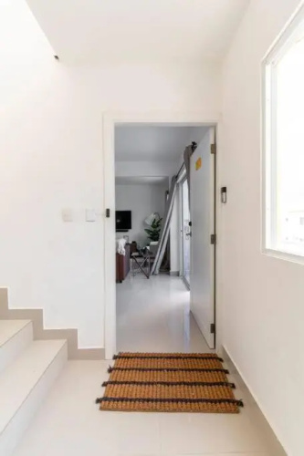 Stylish Modern Condo w/ Rooftop Terrace and Pool.