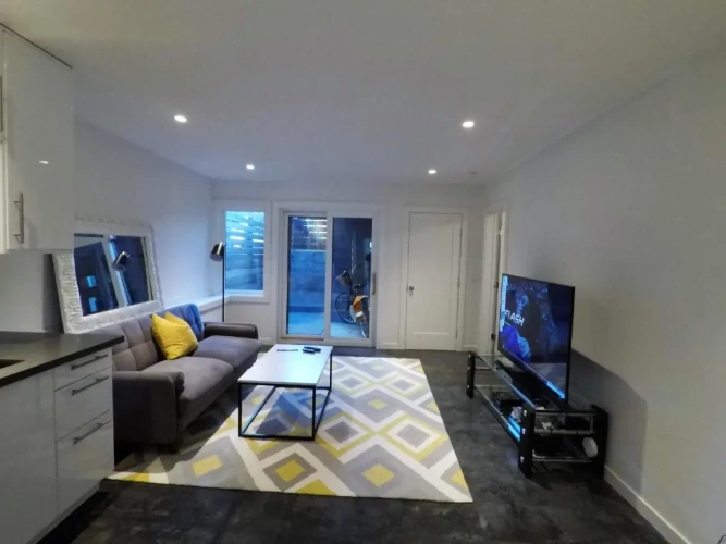 2 Bedrooms Apartment