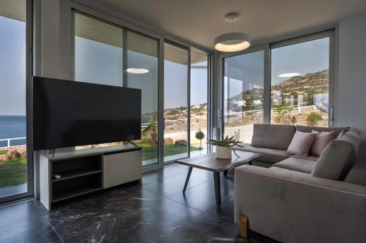 Achlia Beach Villa