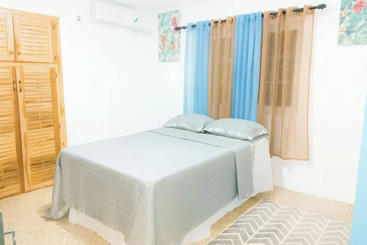 Chantal House Sleeps 8 With Garden