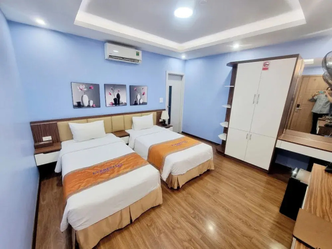 Everest Hotel