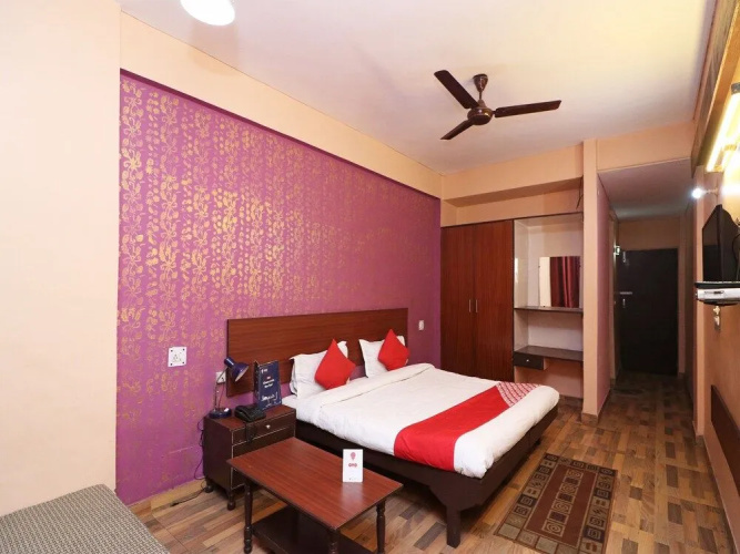 OYO 24788 Hotel Samrat