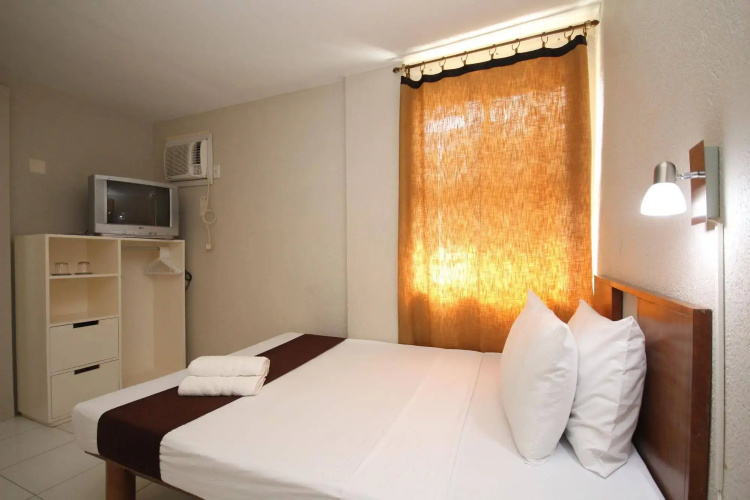 MR Holidays Hotel