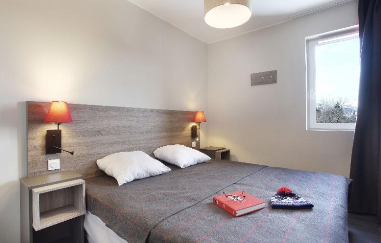 3 Bedrooms Bed in Dorm