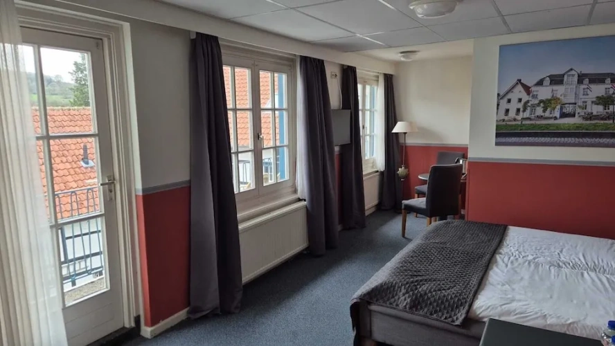 Classic Double room with balcony and with courtyard view