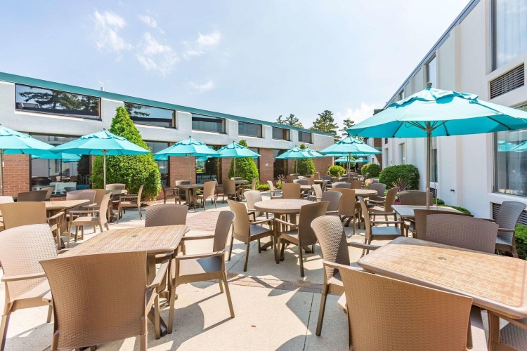 Country Inn & Suites by Radisson, Traverse City, MI photo 26