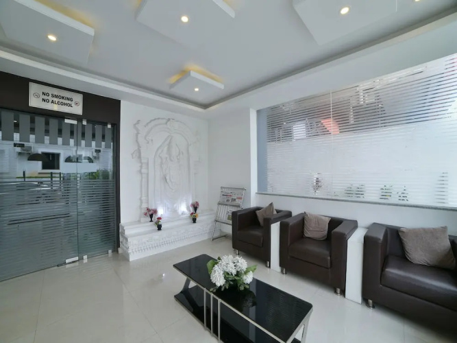 OYO 16894 Aditya Residency