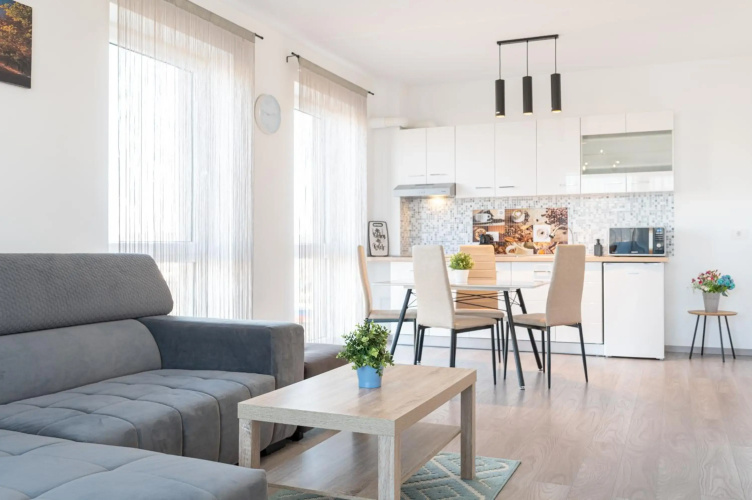 Serene Flat