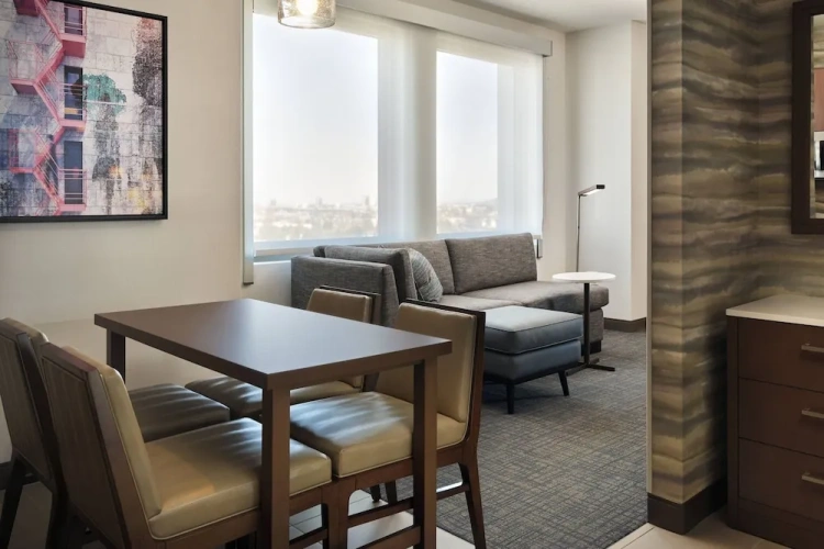 1 Bedroom Suite