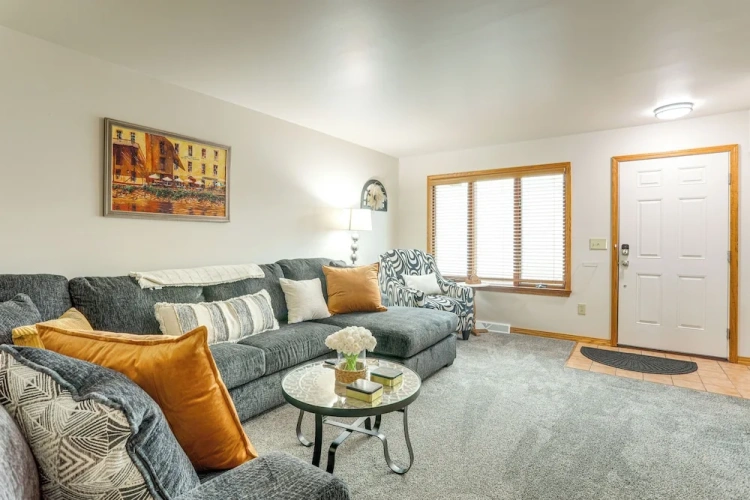 2 Bedrooms Apartment