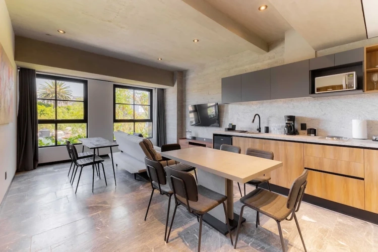 2 Bedrooms Luxury Apartment with balcony