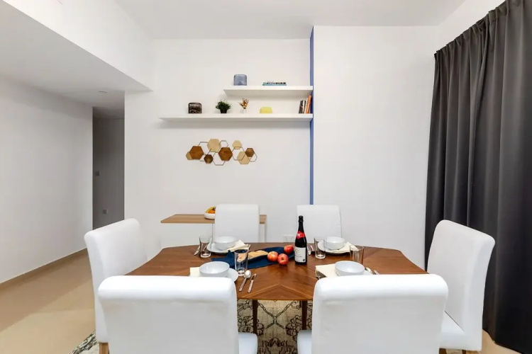 Panoramic Spacious City View 2BR Escape