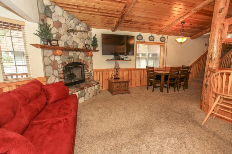 Falcon's Lodge