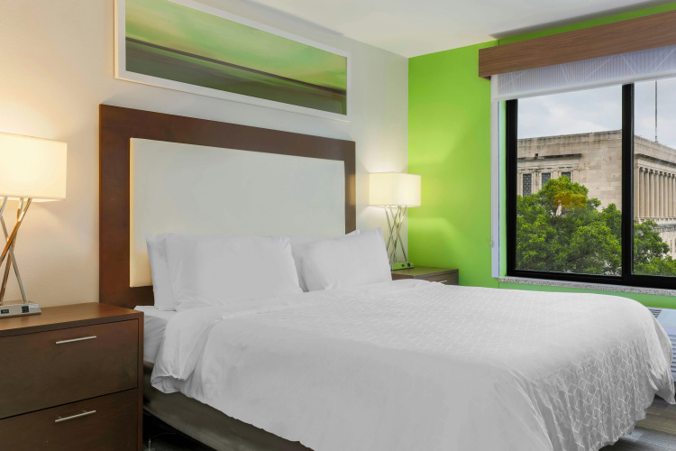 Holiday Inn Express & Suites Downtown Fort Worth photo 6