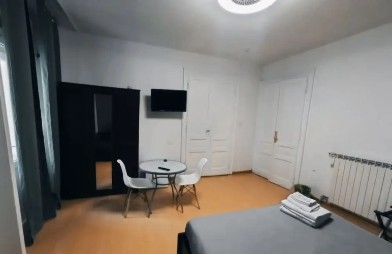 Economy Twin room with balcony