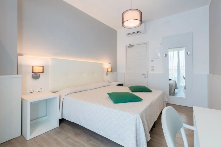Standard Double room with balcony and with sea view