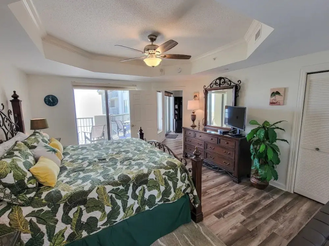 2307 Royale Palms 3 Bedroom Condo