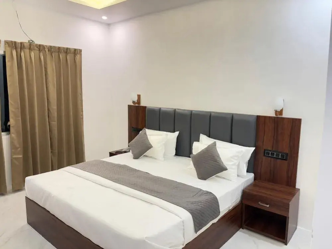 Hotel Omkar Palace
