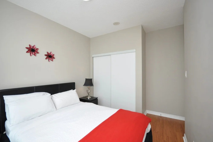 WhiteHall Suites - Mississauga