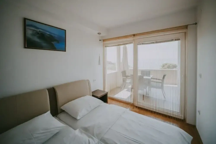 2 Bedrooms Comfort Apartment with balcony and with sea view