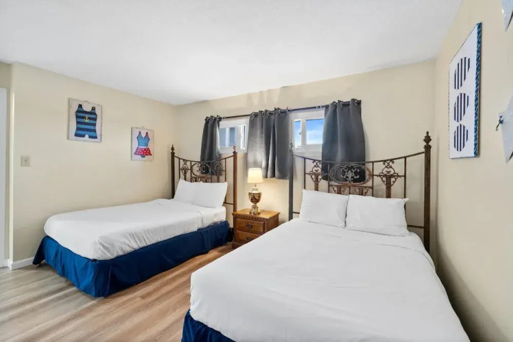 Moonspinner by Book That Condo