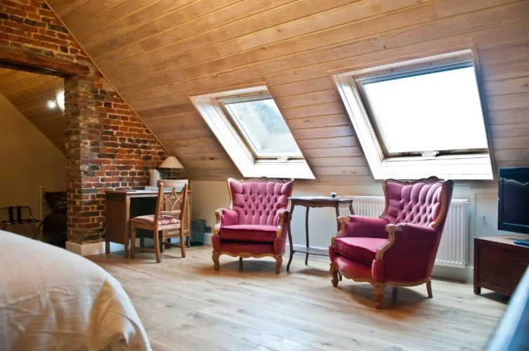Standard Triple room