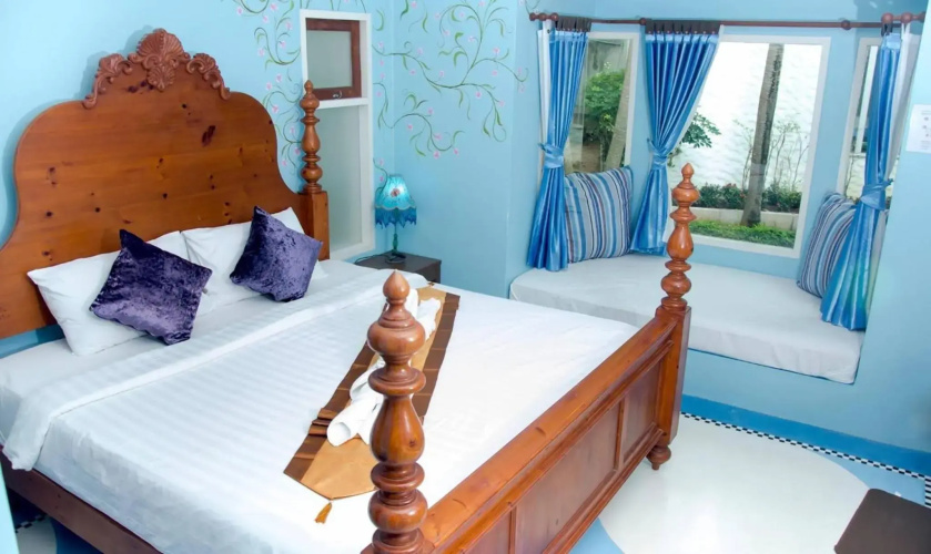 Baan Montra Beach Resort