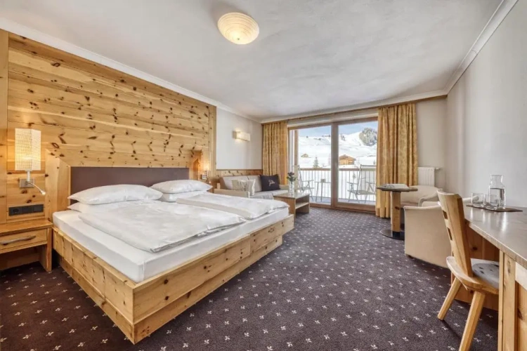 Standard Double room with balcony and with garden view