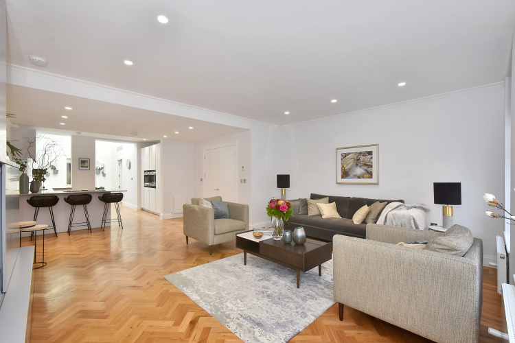 Huge Mayfair 3 Bed 3.5 Bath £10 million Air Con