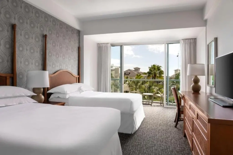 Princess Wing Twin room with pool view