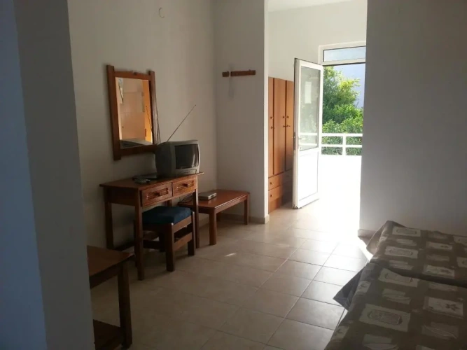 Studio with balcony and with sea view