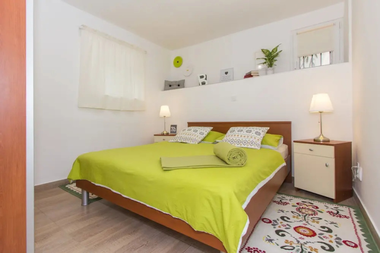 Apartment Shiny Love