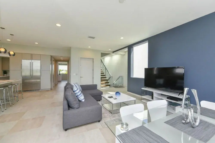 641 Bch Rd The Lookout by Beachside Mgt