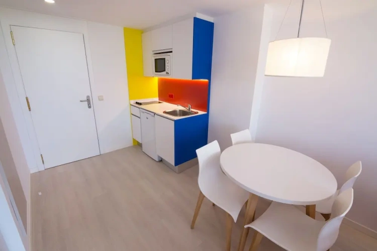 1 Bedroom Apartment with balcony