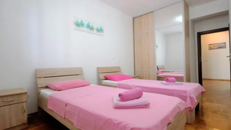 2 Bedrooms Apartment