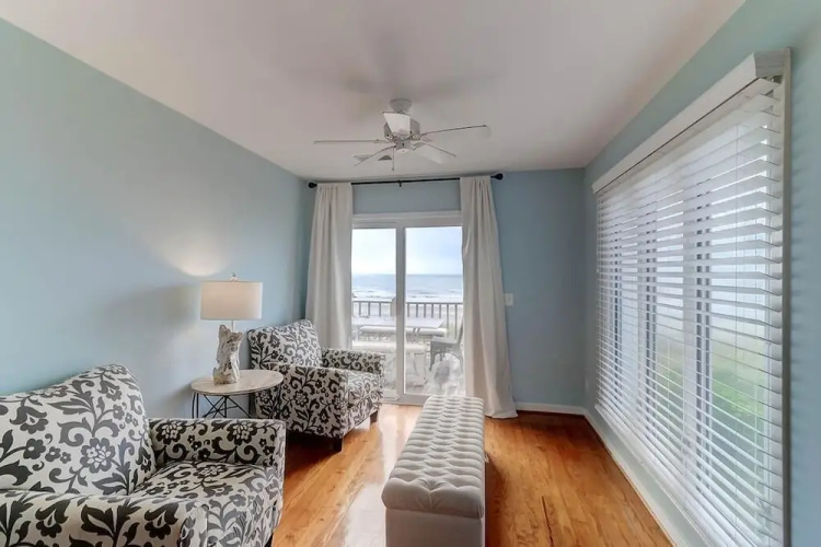 805 East Arctic