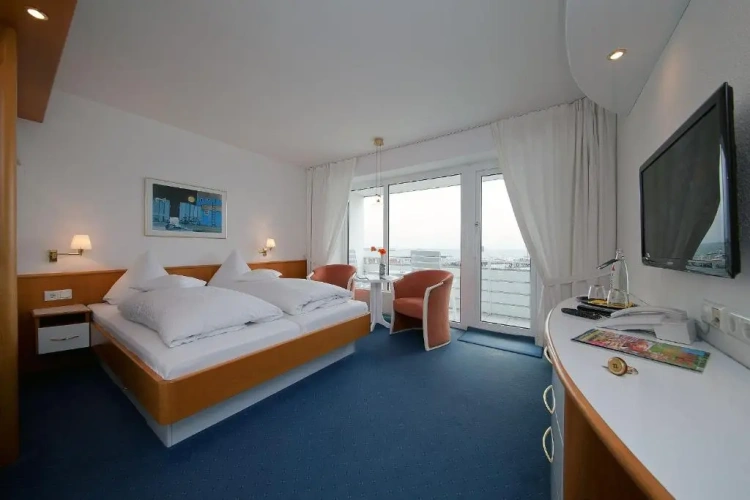 Comfort Double room with balcony and with sea view