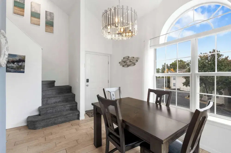Vacay Getaway - Condo for 8