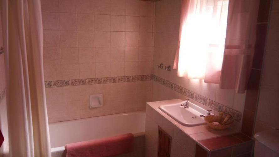 2 Bedrooms Villa