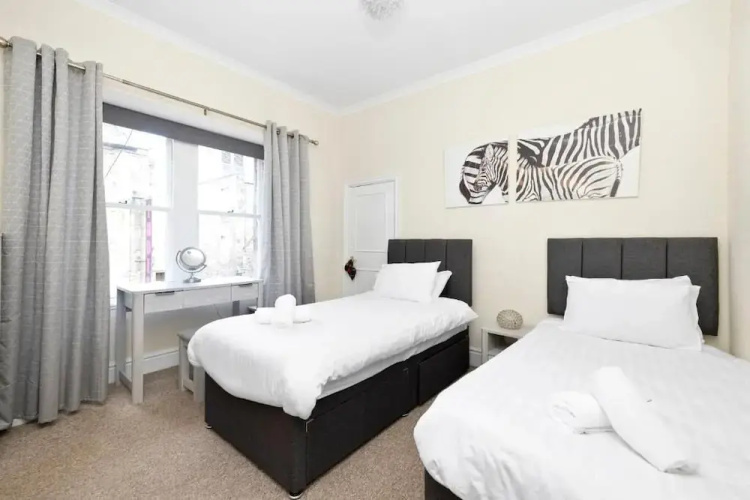 JOIVY Rose Street Hideaway
