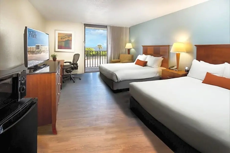Quadruple room with partial ocean view