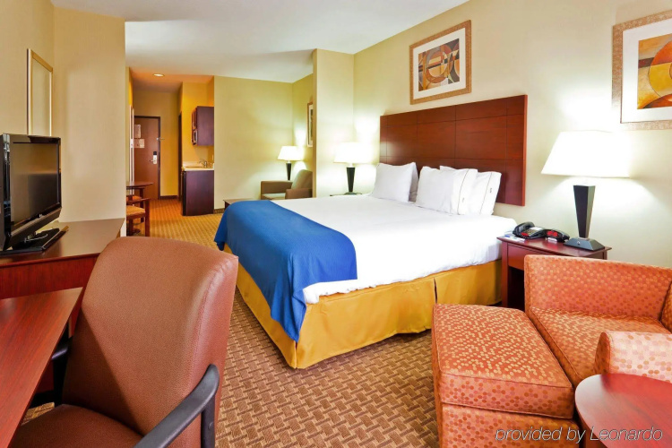 Holiday Inn Express Hotel & Suites Magee by IHG