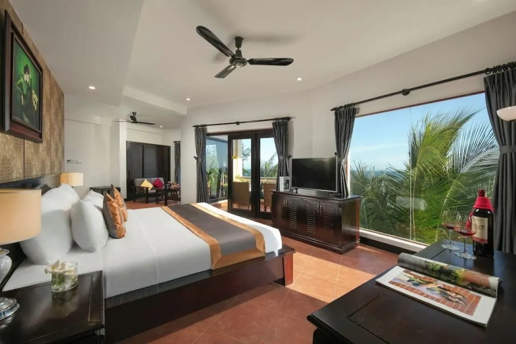 Deluxe Double room with balcony and beachfront