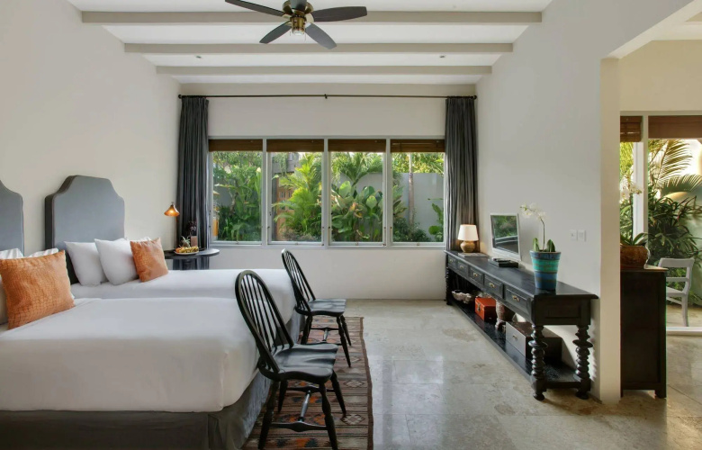 Room & Vespa Suite 2