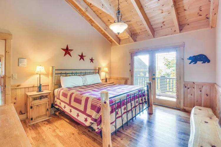 Expansive Sky Valley Lodge w/ Mountain Views!