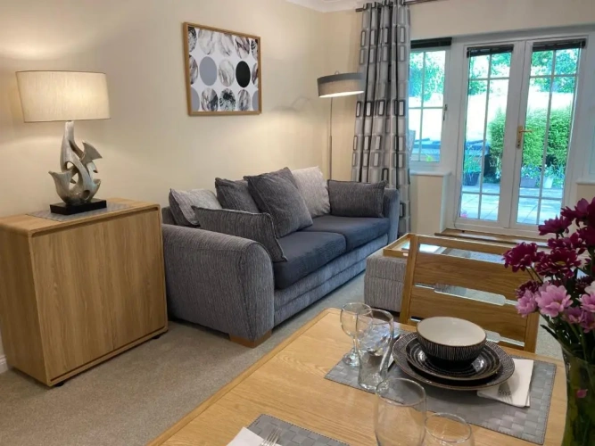 2 Bedrooms Apartment