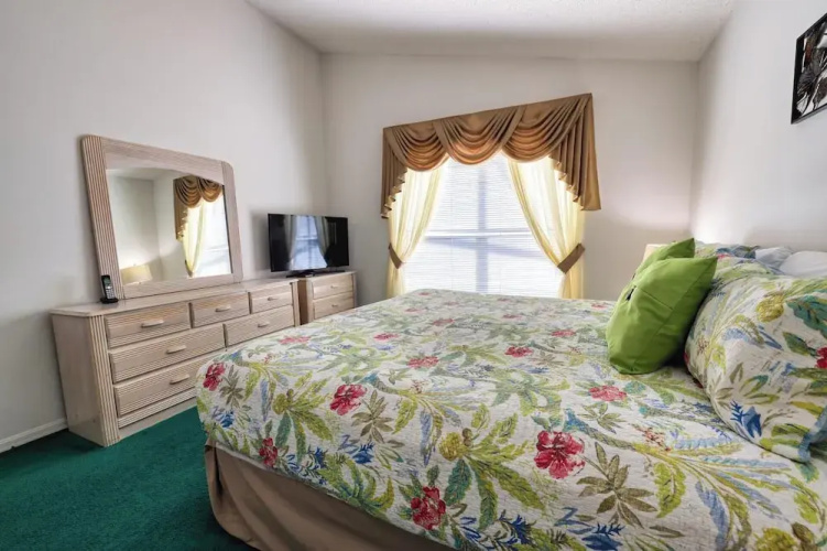 Sandra's Eagle Pointe Vacation Home